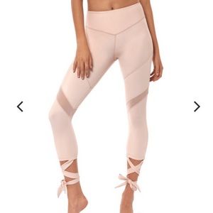 🩰 L’urv Attention Please Crop Leggings Blush 🩰
